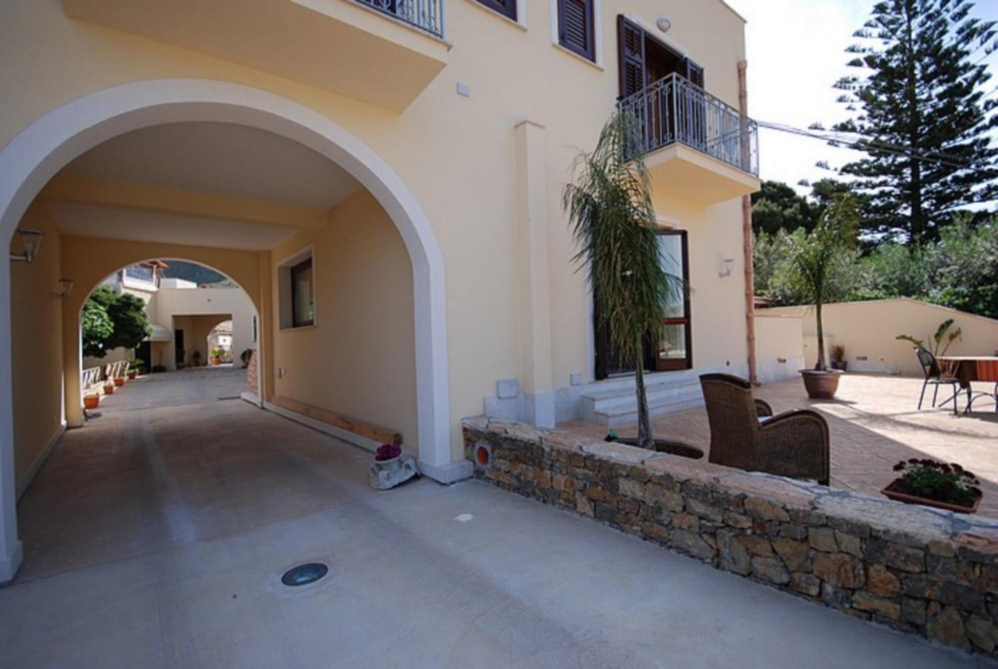 Trigrana Vacanze Hotel Castelluzzo Buitenkant foto